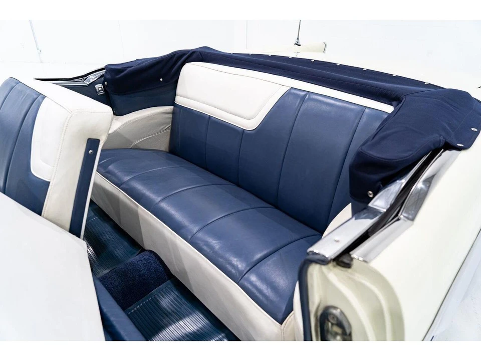 1957 Pontiac Bonneville - Image 13 of 31