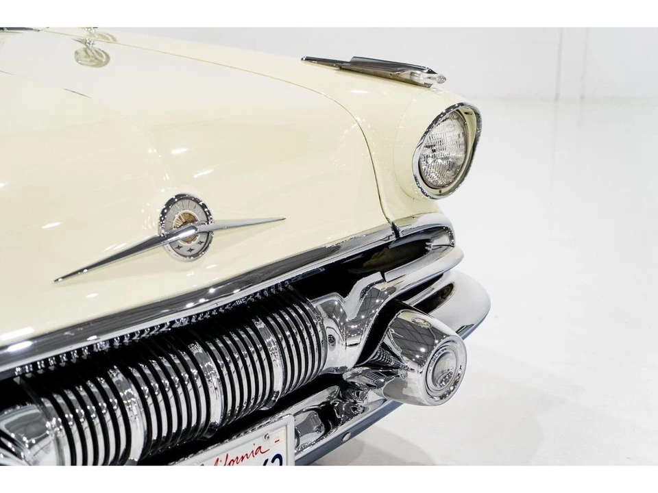 1957 Pontiac Bonneville - Image 4 of 31