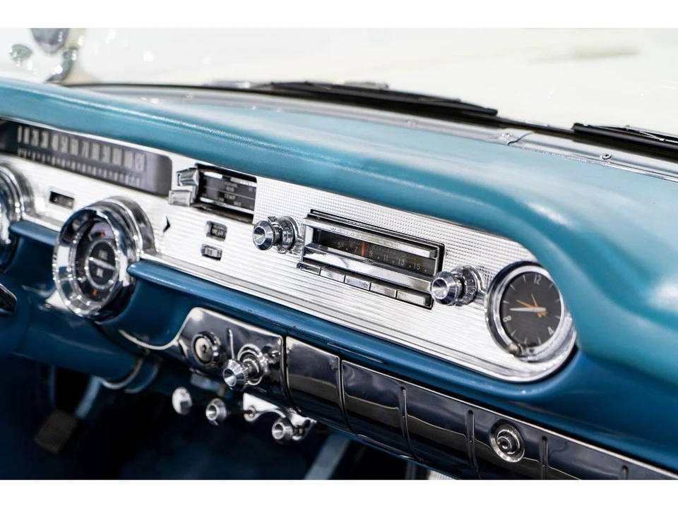 1957 Pontiac Bonneville - Image 9 of 31