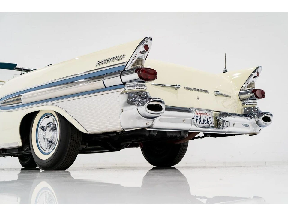 1957 Pontiac Bonneville - Image 29 of 31