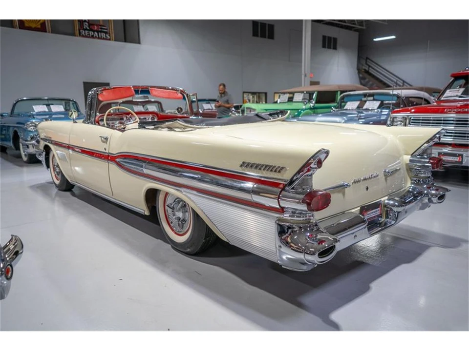 1957 Pontiac Bonneville - Image 25 of 31