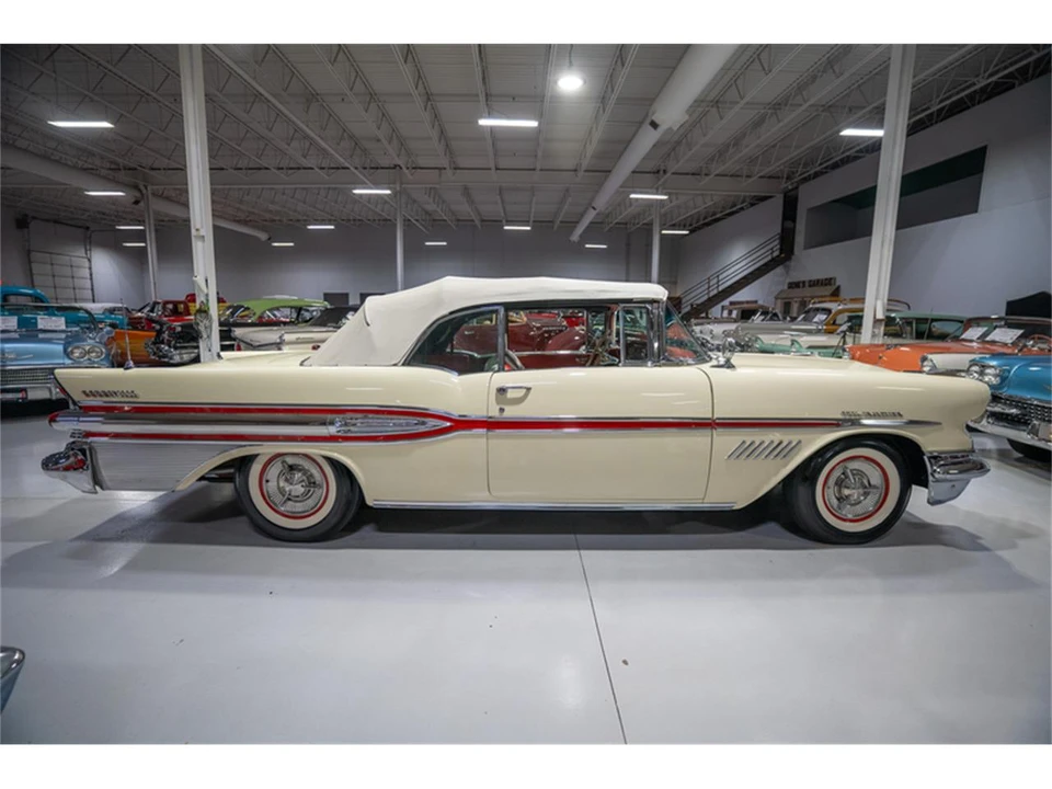 1957 Pontiac Bonneville - Image 30 of 31