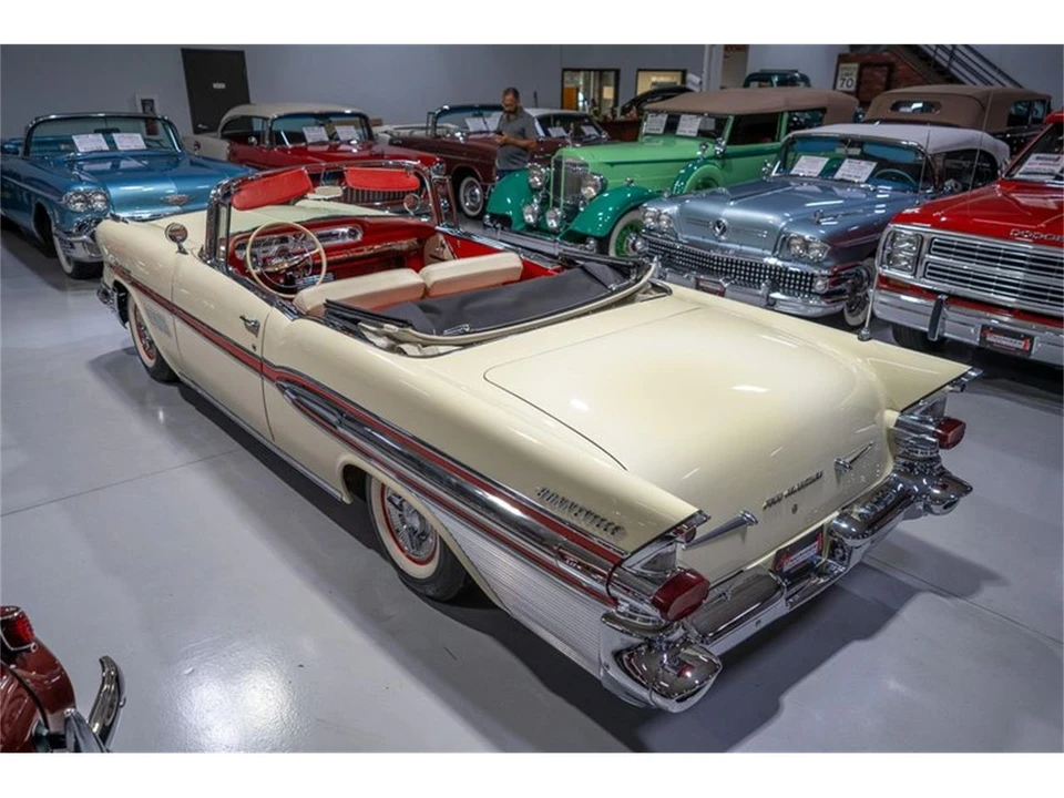 1957 Pontiac Bonneville - Image 9 of 31