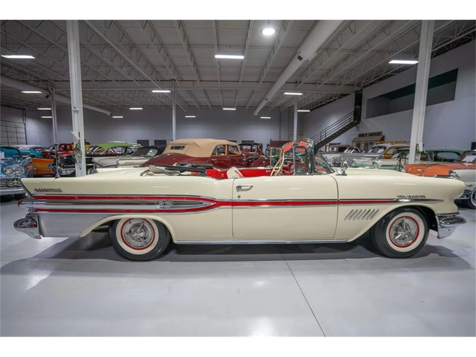 1957 Pontiac Bonneville - Image 22 of 31