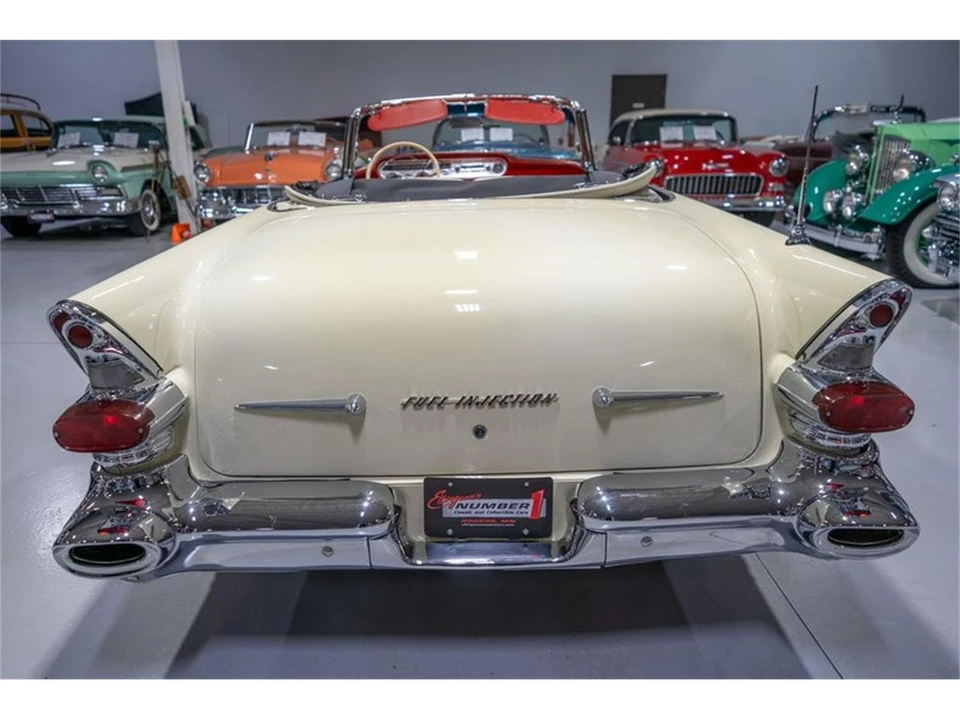 1957 Pontiac Bonneville - Image 24 of 31