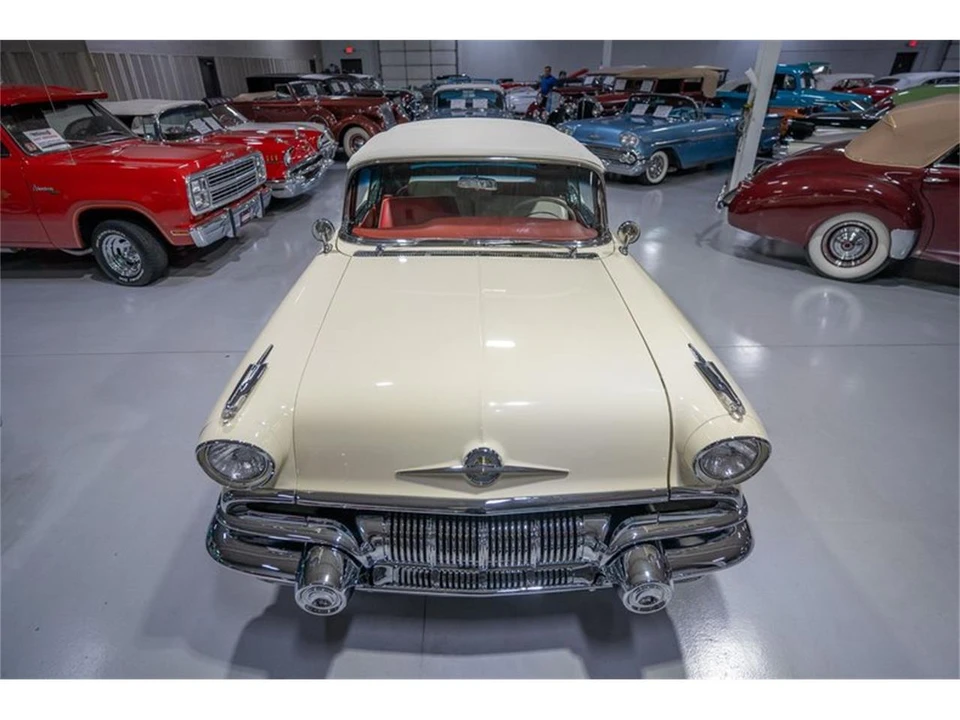 1957 Pontiac Bonneville - Image 12 of 31