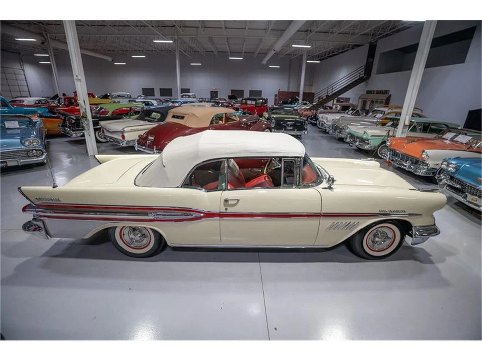 1957 Pontiac Bonneville - Image 14 of 31