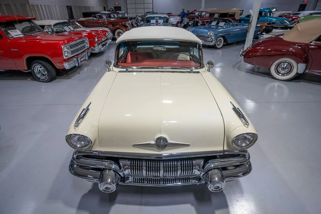1957 Pontiac Bonneville - Image 14 of 31