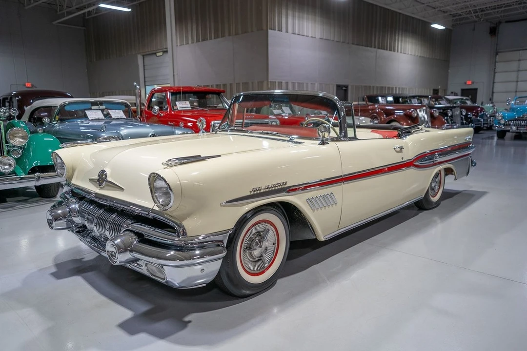 1957 Pontiac Bonneville - Image 21 of 31