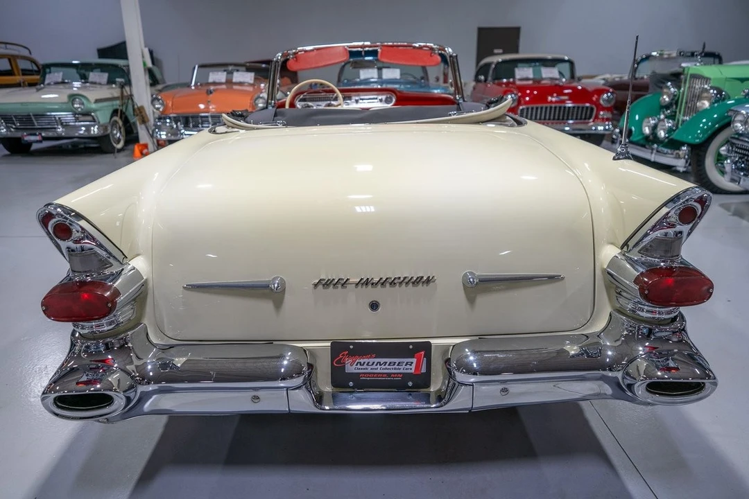 1957 Pontiac Bonneville - Image 26 of 31