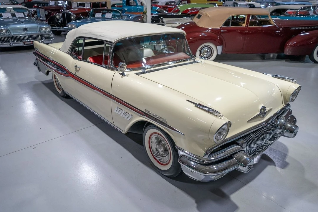 1957 Pontiac Bonneville - Image 15 of 31