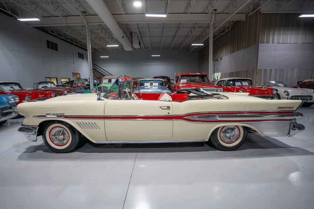 1957 Pontiac Bonneville - Image 28 of 31