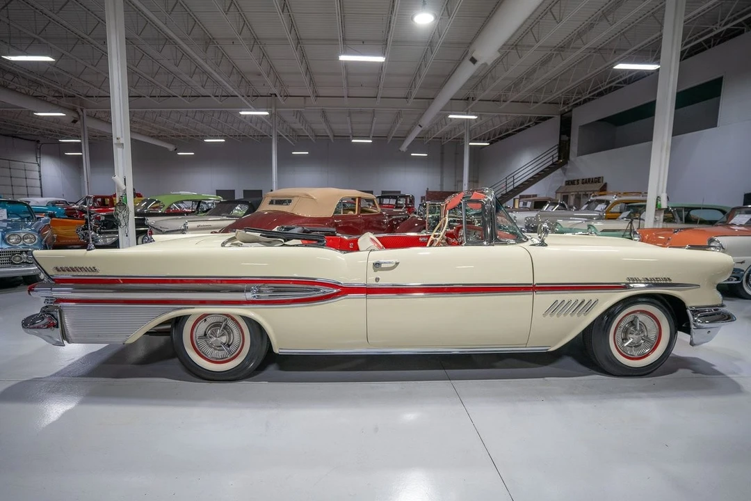 1957 Pontiac Bonneville - Image 24 of 31