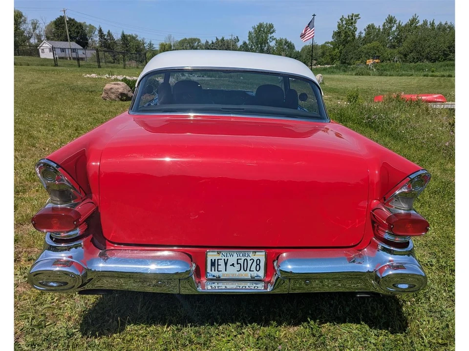 1957 Pontiac Chieftain - Image 9 of 31