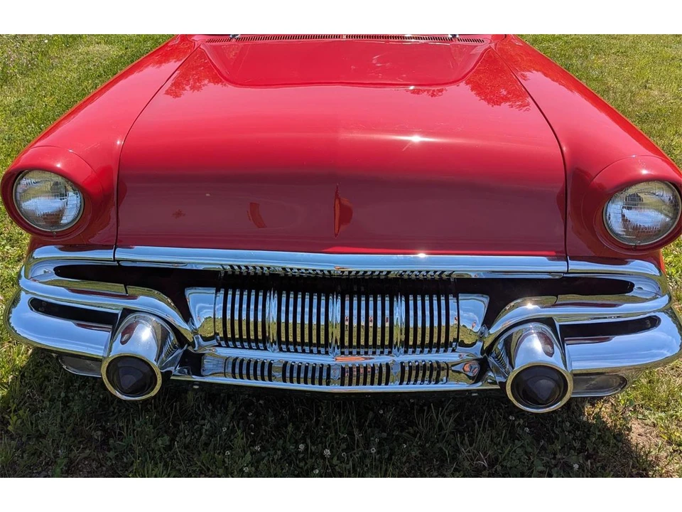 1957 Pontiac Chieftain - Image 11 of 31