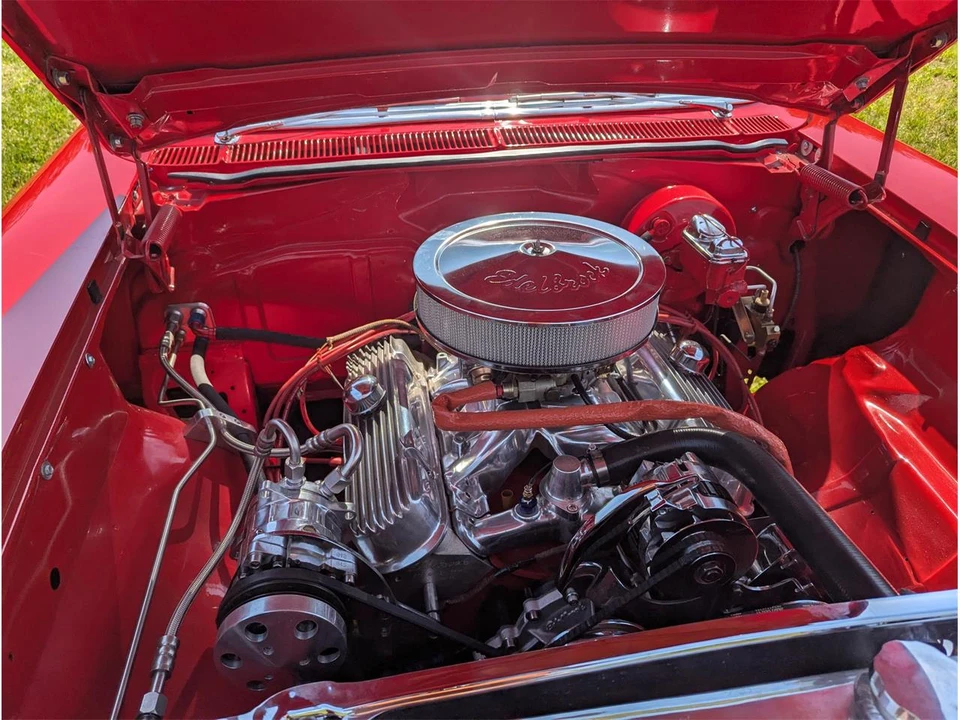 1957 Pontiac Chieftain - Image 13 of 31