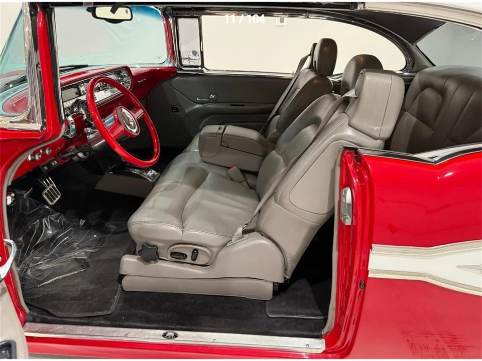 1957 Pontiac Chieftain - Image 18 of 31