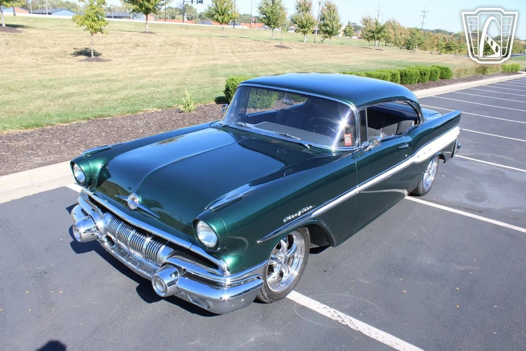 1957 Pontiac Chieftain - Image 10 of 12