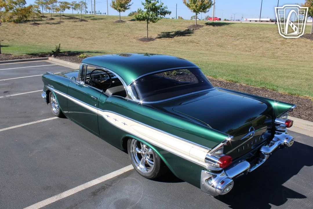 1957 Pontiac Chieftain - Image 12 of 12