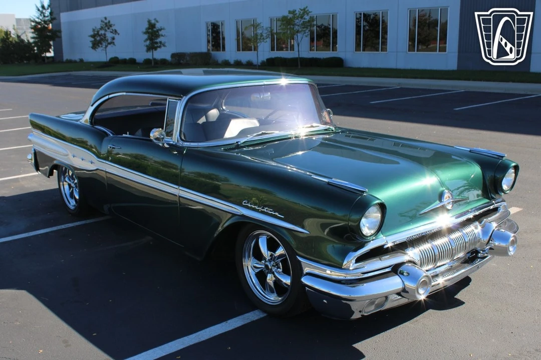1957 Pontiac Chieftain - Image 8 of 12
