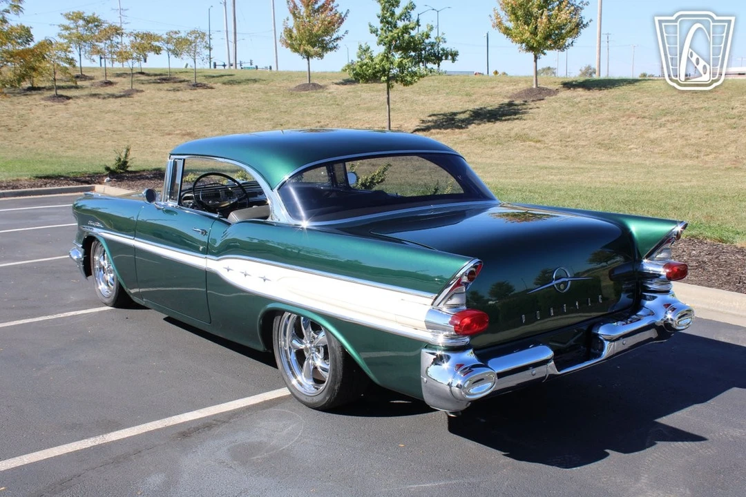 1957 Pontiac Chieftain - Image 4 of 12
