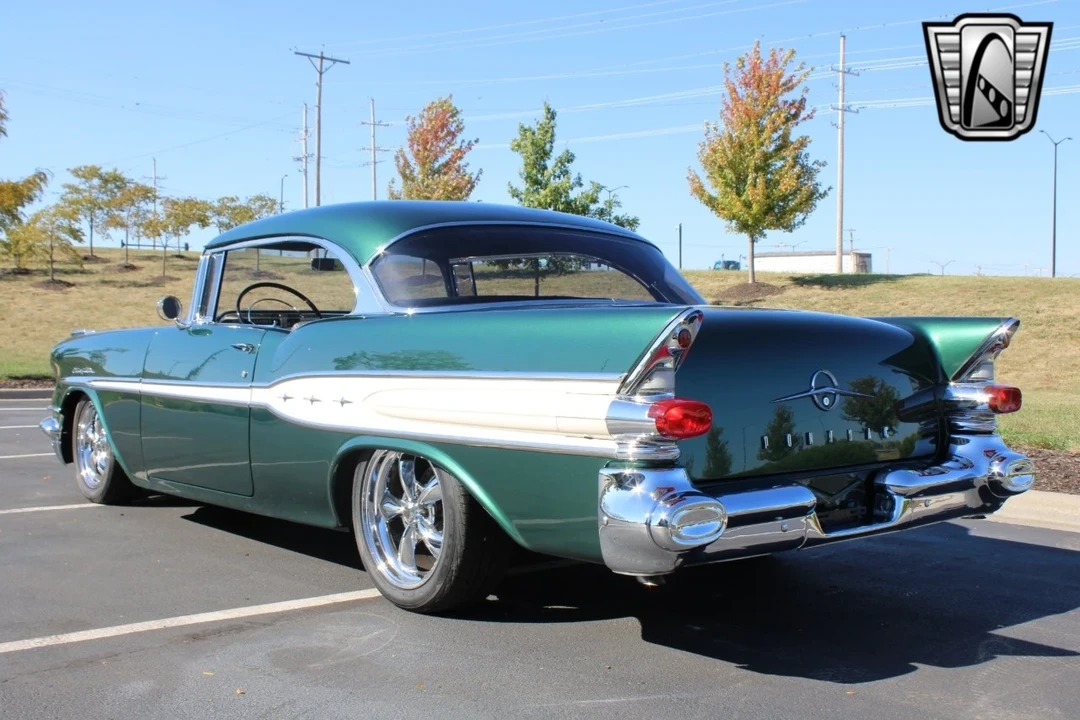 1957 Pontiac Chieftain - Image 11 of 12