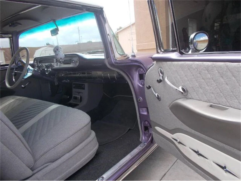 1957 Pontiac Chieftain - Image 5 of 9