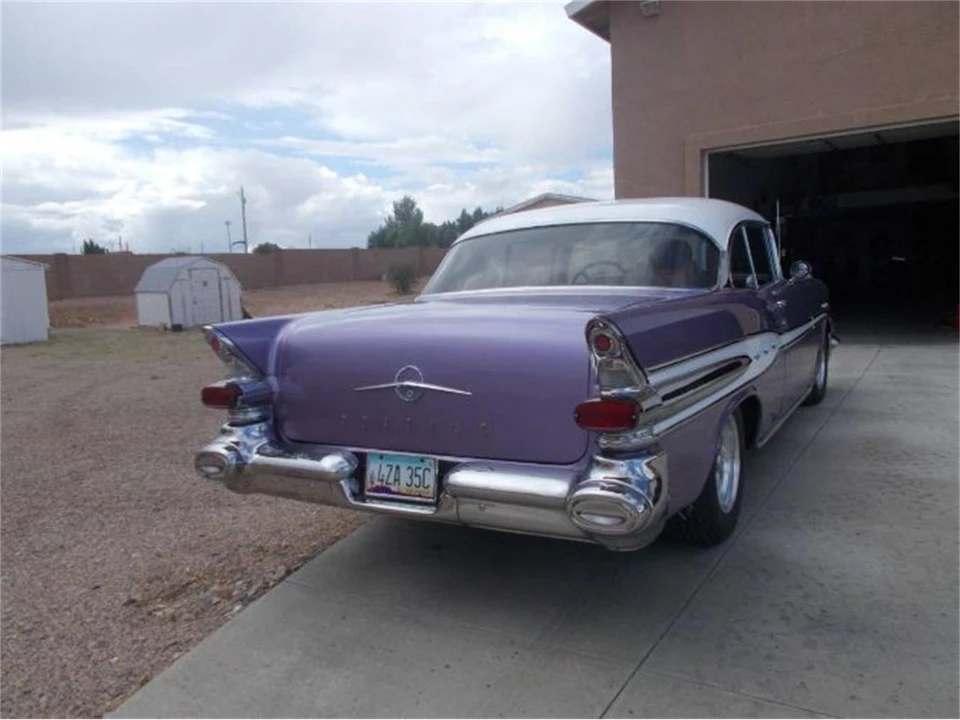 1957 Pontiac Chieftain - Image 6 of 9