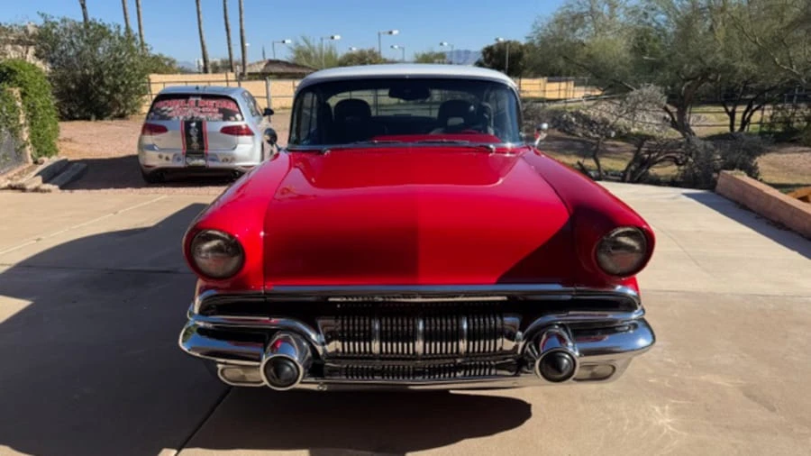 1957 Pontiac Chieftain - Image 4 of 21
