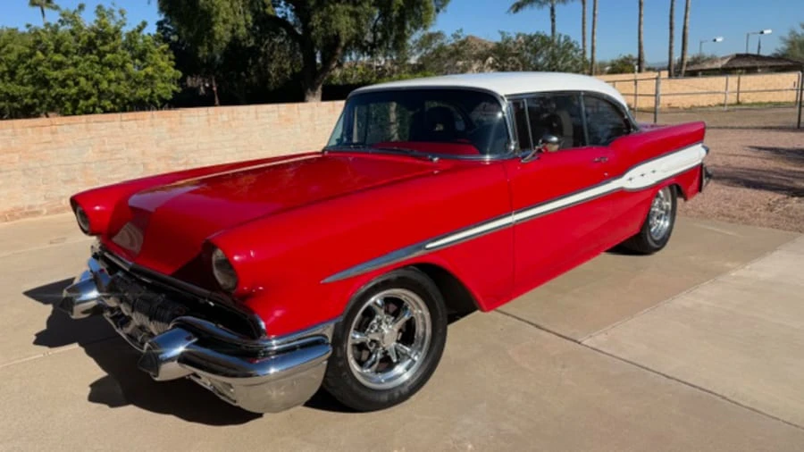 1957 Pontiac Chieftain - Image 2 of 21