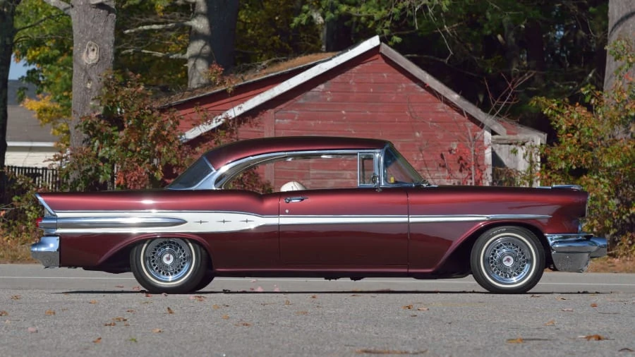 1957 Pontiac Chieftain - Image 2 of 31