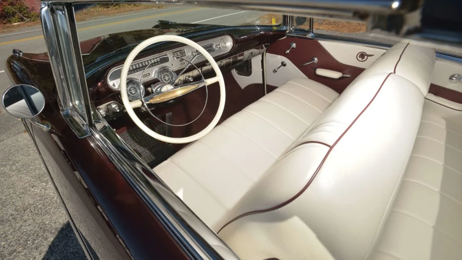 1957 Pontiac Chieftain - Image 4 of 31