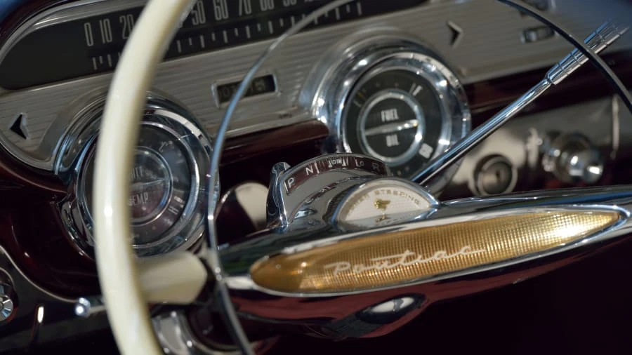 1957 Pontiac Chieftain - Image 9 of 31