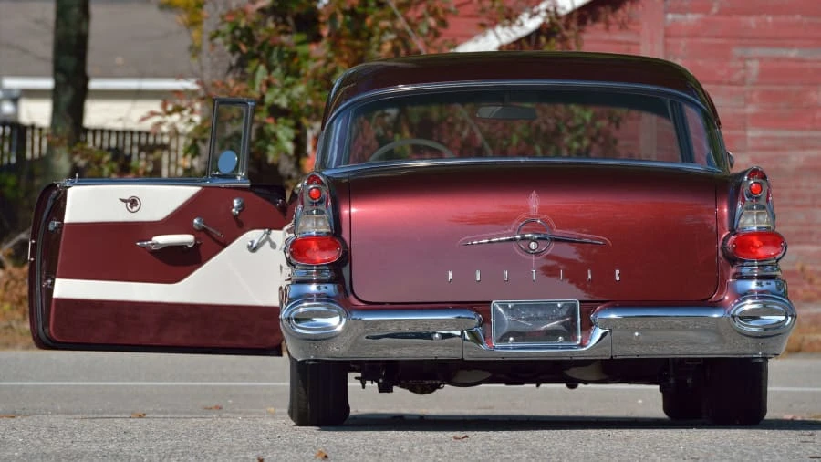 1957 Pontiac Chieftain - Image 20 of 31