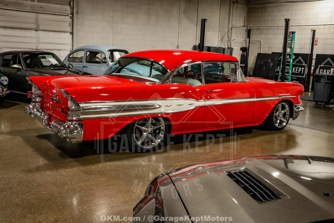 1957 Pontiac Chieftain - Image 10 of 12