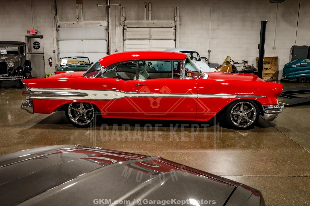 1957 Pontiac Chieftain - Image 11 of 12