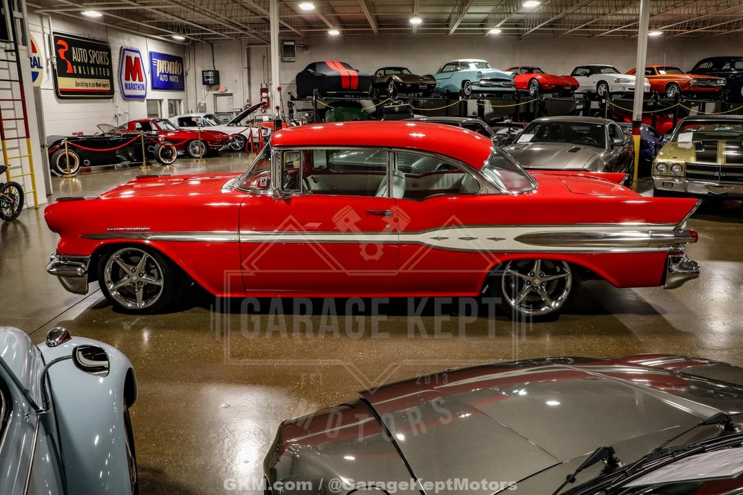 1957 Pontiac Chieftain - Image 6 of 12