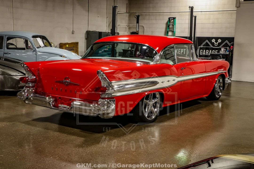 1957 Pontiac Chieftain - Image 9 of 12