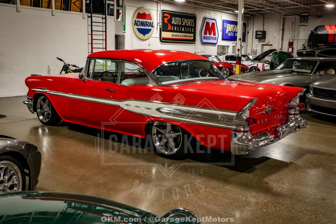 1957 Pontiac Chieftain - Image 7 of 12