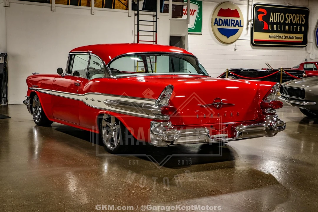 1957 Pontiac Chieftain - Image 8 of 12