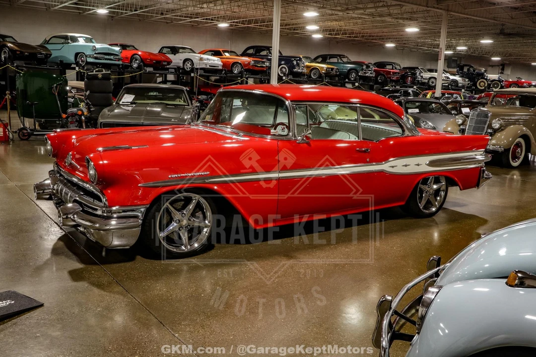 1957 Pontiac Chieftain - Image 5 of 12