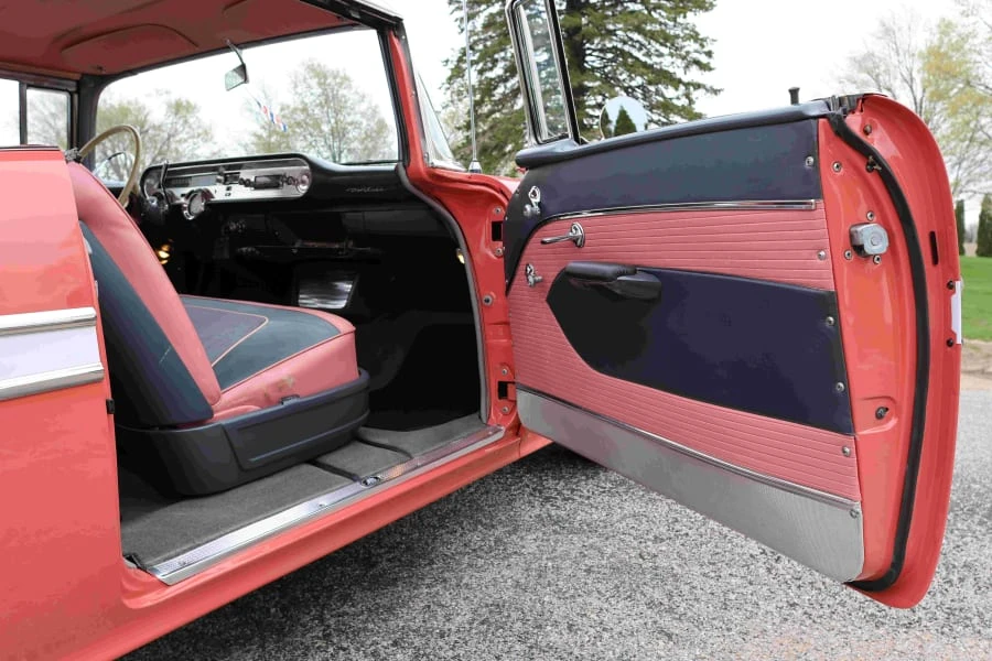 1957 Pontiac Chieftain - Image 21 of 25