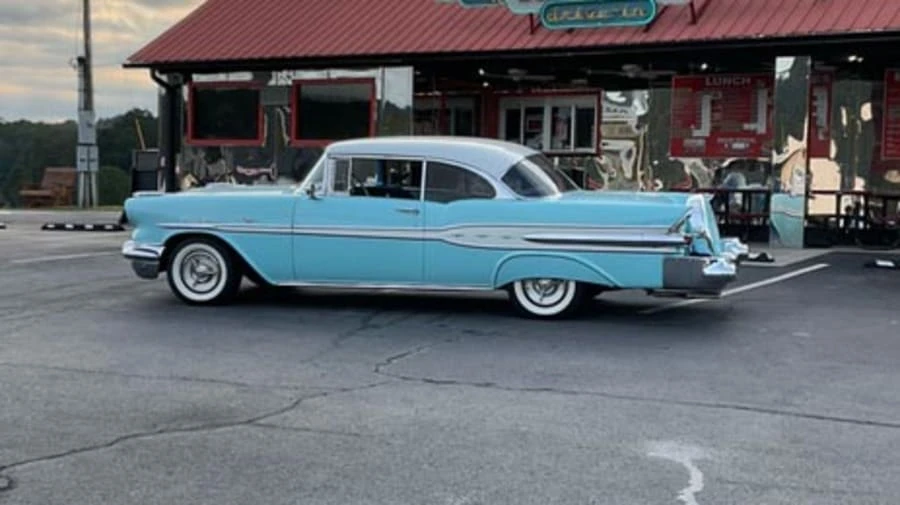 1957 Pontiac Chieftain - Image 2 of 23