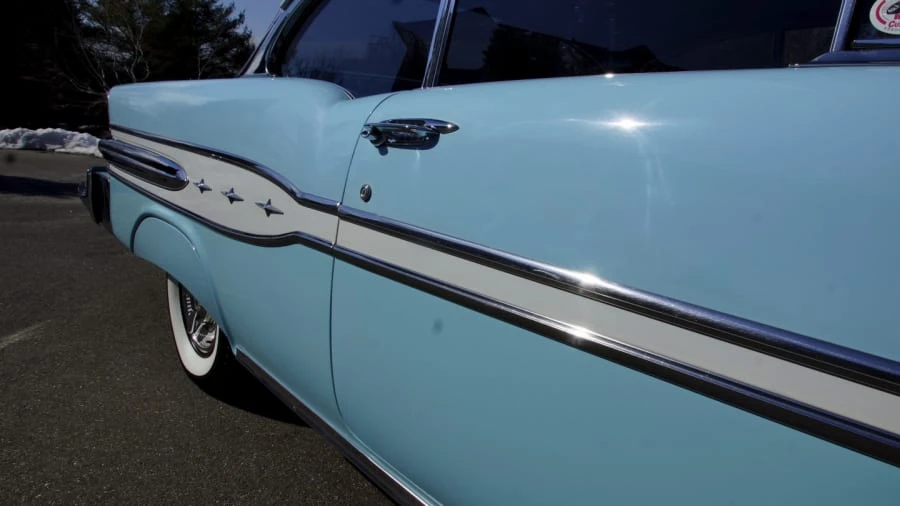 1957 Pontiac Chieftain - Image 9 of 11