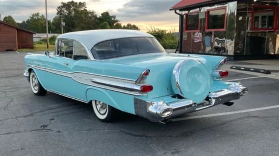 1957 Pontiac Chieftain - Image 7 of 23