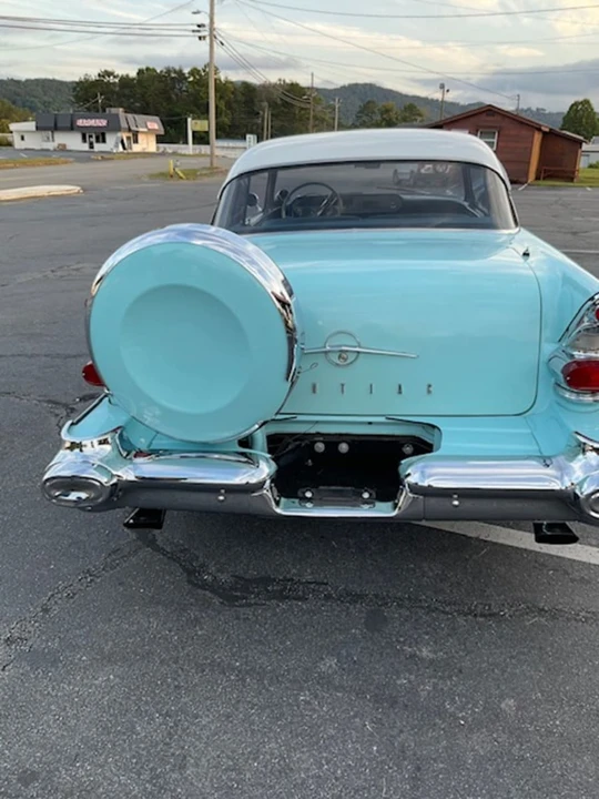 1957 Pontiac Chieftain - Image 10 of 23