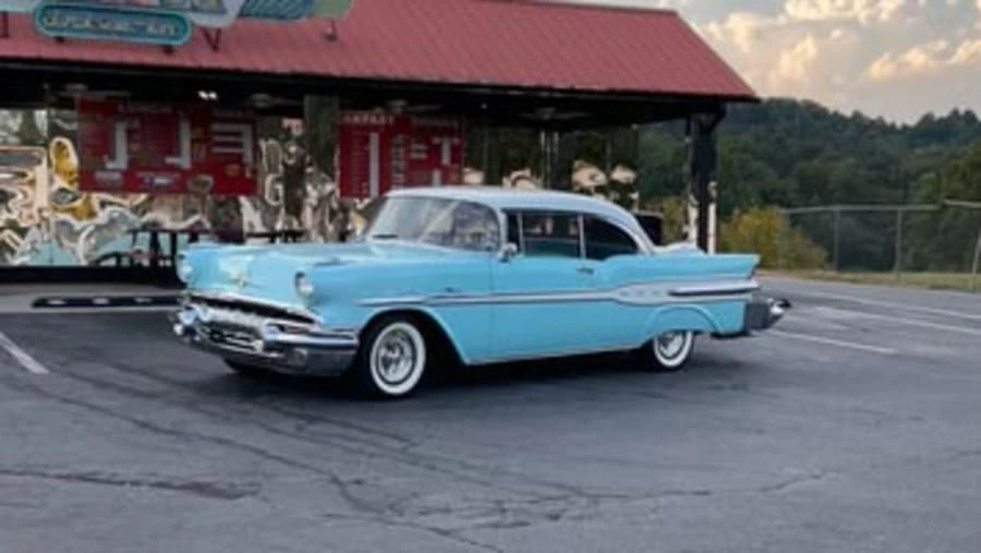 1957 Pontiac Chieftain - Image 6 of 23