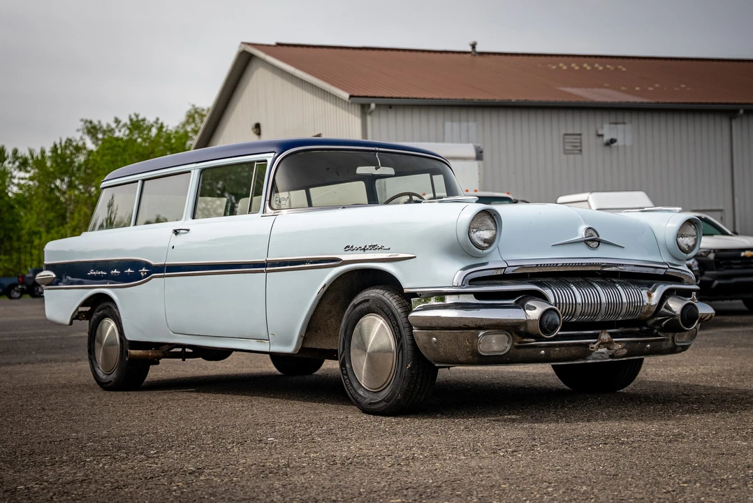1957 Pontiac Chieftain - Image 10 of 31