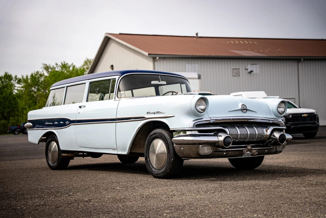 1957 Pontiac Chieftain - Image 9 of 31