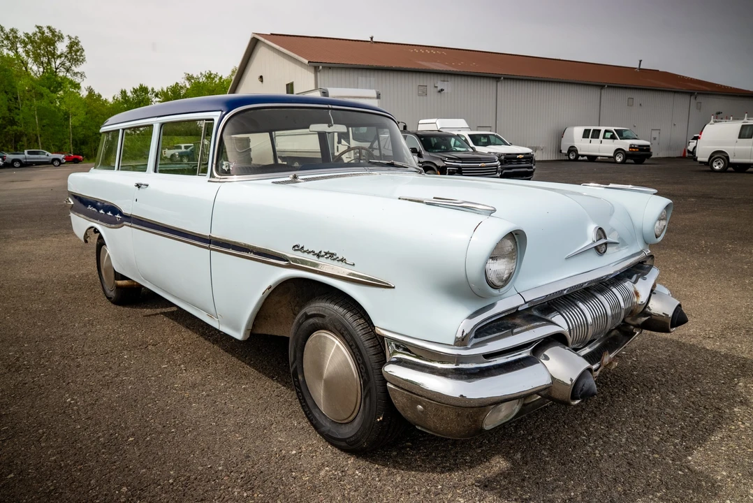 1957 Pontiac Chieftain - Image 6 of 31